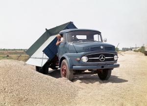 Mercedes-Benz LK 337 Dreiseiten-Kipper
